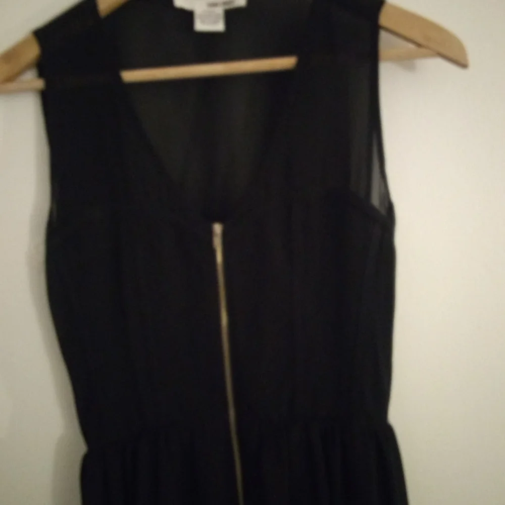 Sans Souci Dress - Picture 6 of 9